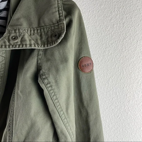 Women’s Roxy Green Hooded Jacket Size XS! - Picture 5 of 6